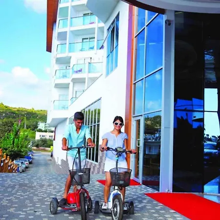 Throne & Otel Side